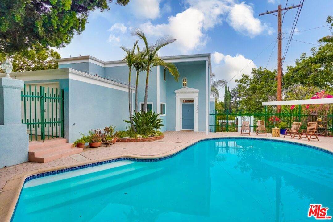 3226 Waverly Dr - Photo 1