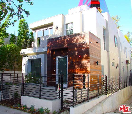 723 Huntley Dr - Photo 1