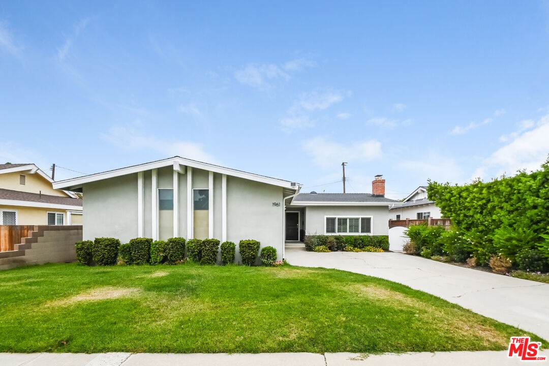 1961 235Th Pl - Photo 1