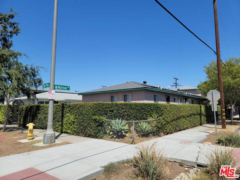 3872 College Ave - Photo 1