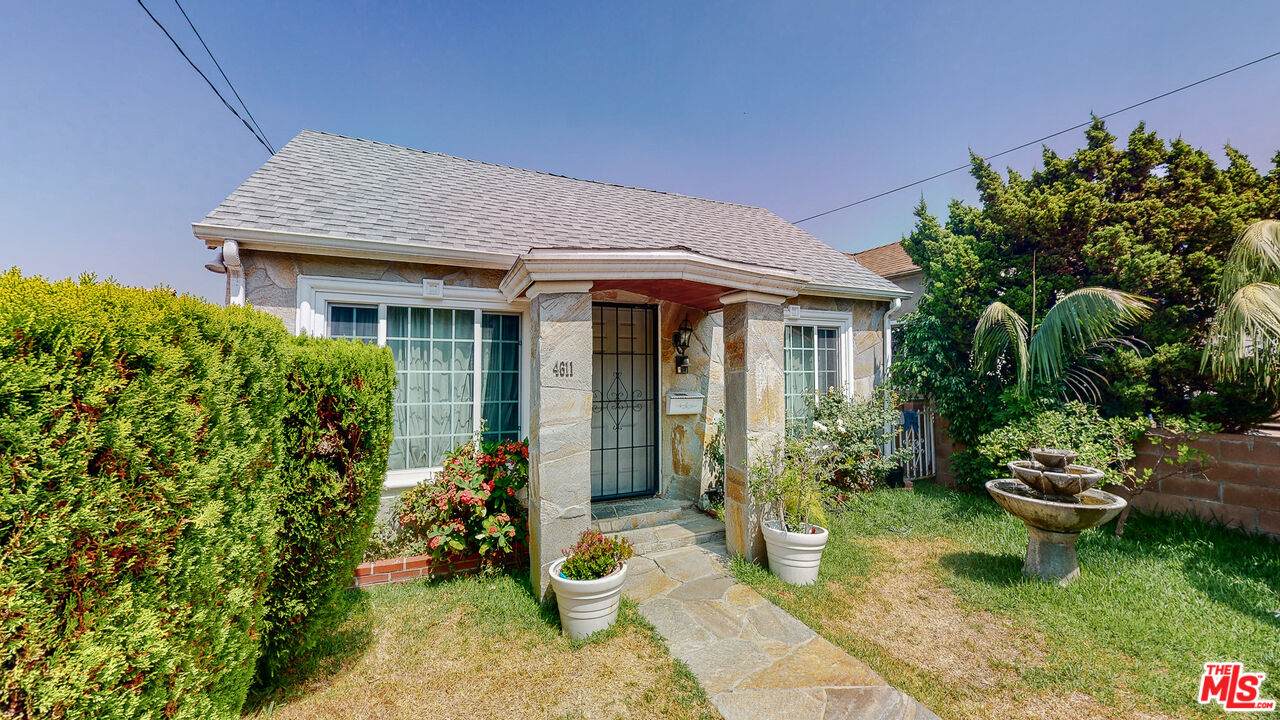 4611 Toland Way - Photo 1