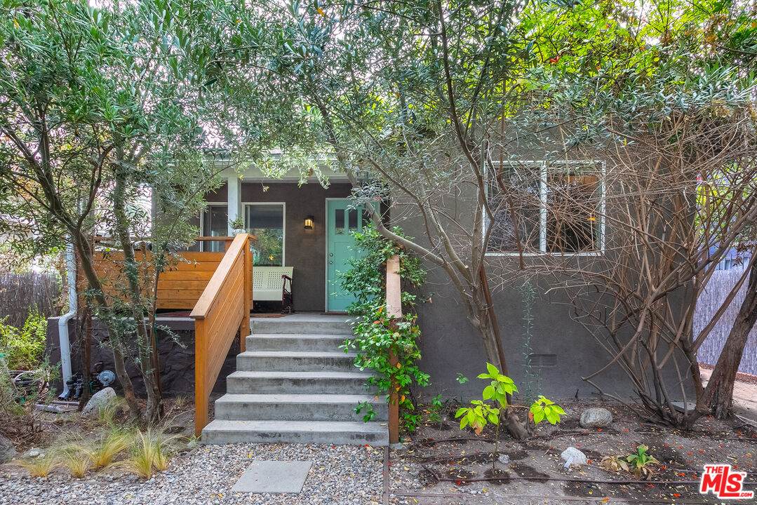6208 Hayes Ave - Photo 1
