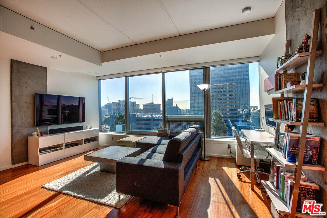 1155 Grand Ave - Photo 1