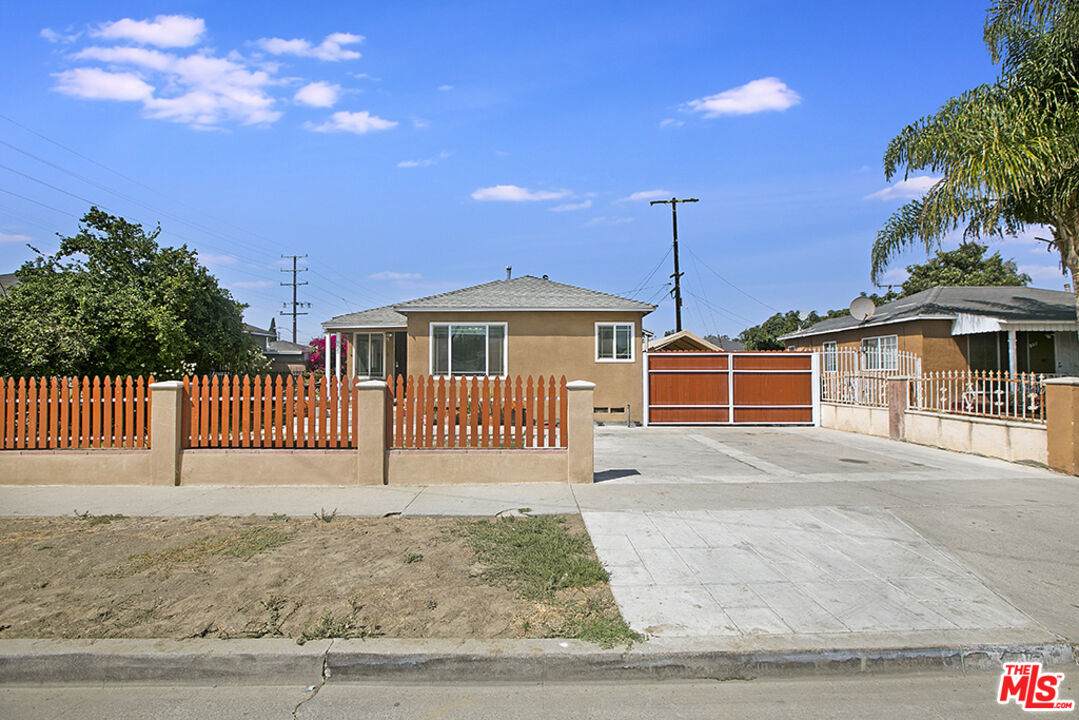 905 Pannes Ave - Photo 1