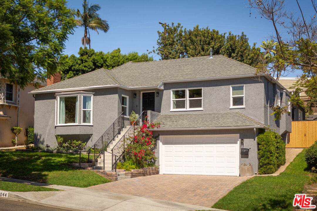 5044 Inadale Ave - Photo 1