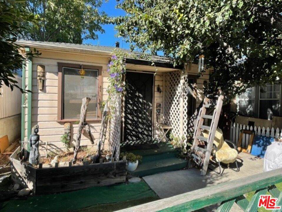 9511 National Blvd - Photo 1