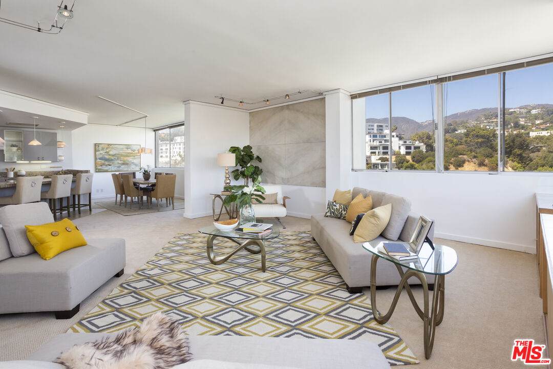17368 Sunset Blvd - Photo 1
