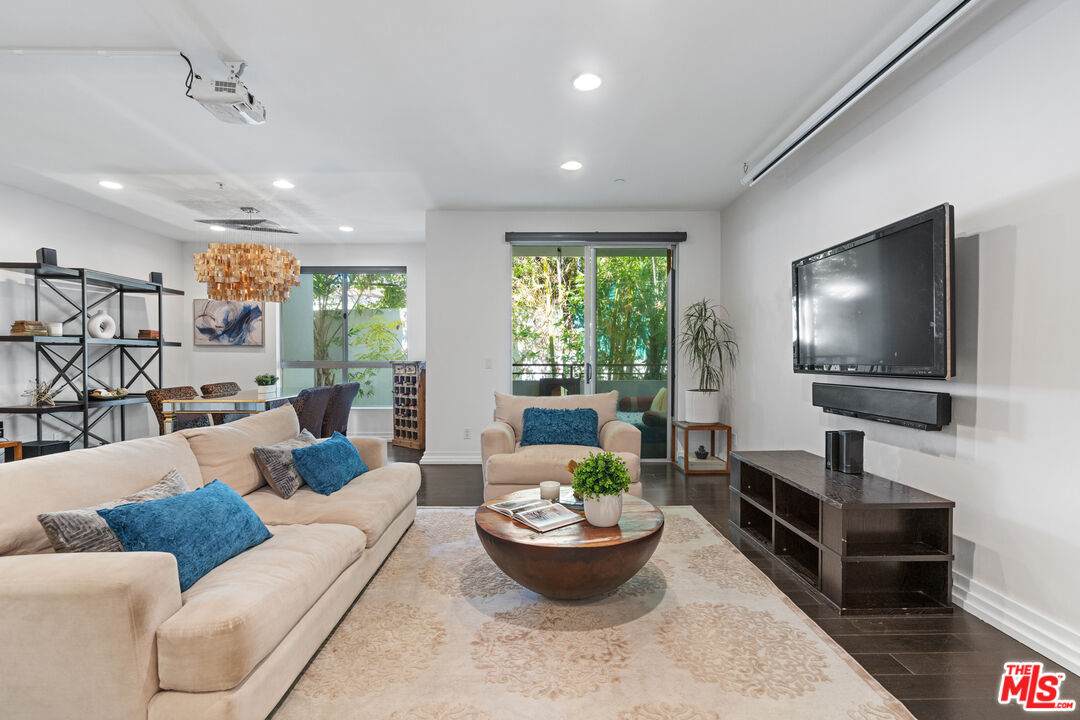 2010 Beverly Glen Blvd - Photo 1