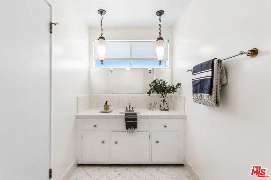 7907 Beland Ave - Photo 1