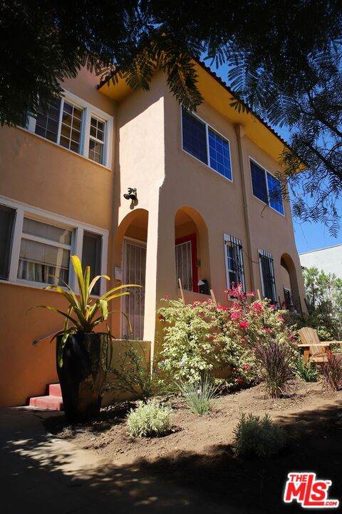 4244 Gateway Ave - Photo 1