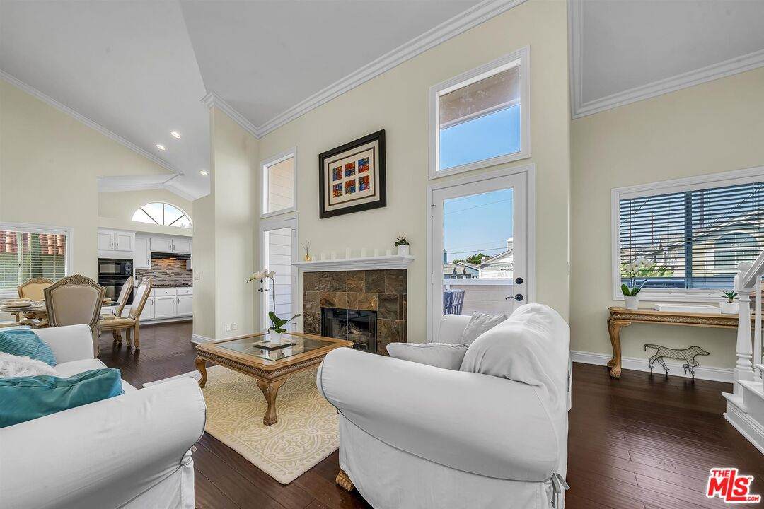 1834 Rockefeller Ln - Photo 1