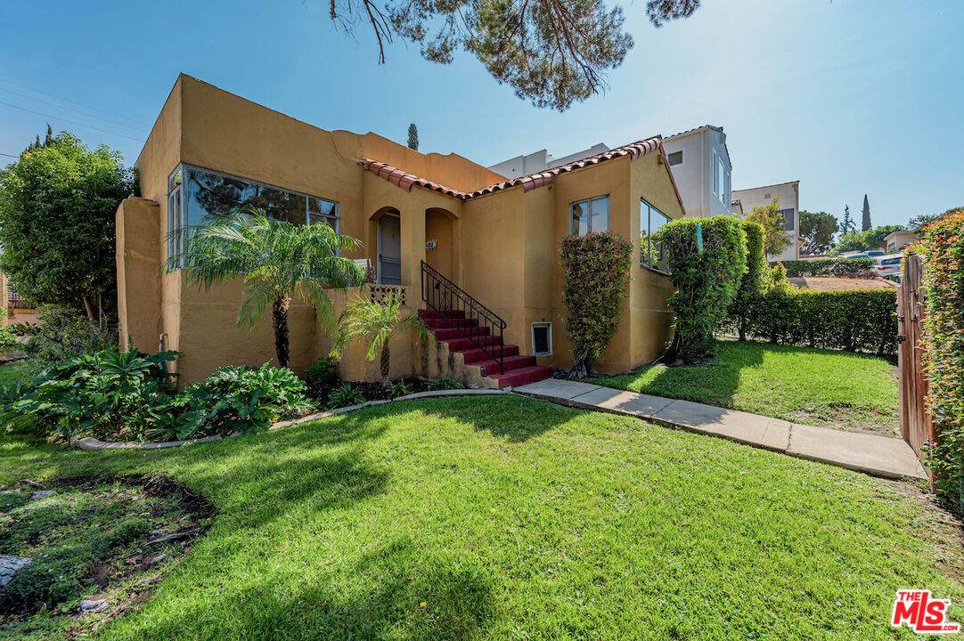 3845 Aloha St - Photo 1