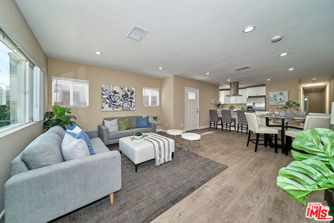 1075 Rimpau Blvd - Photo 1