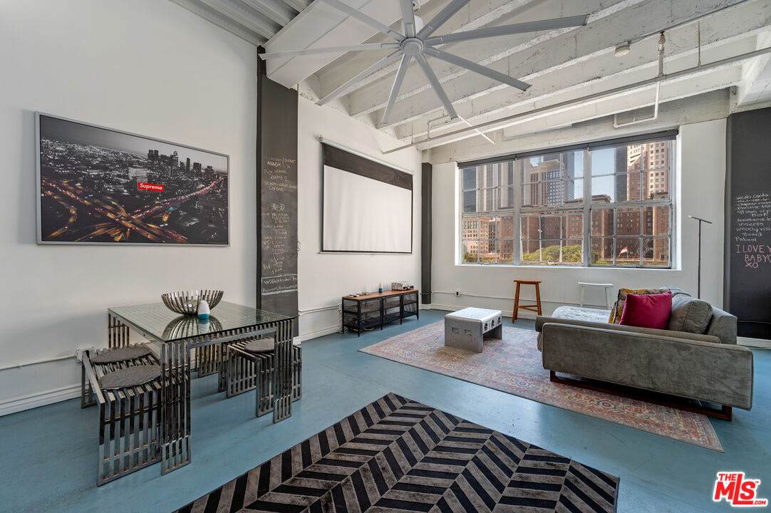 312 5Th St - Photo 1