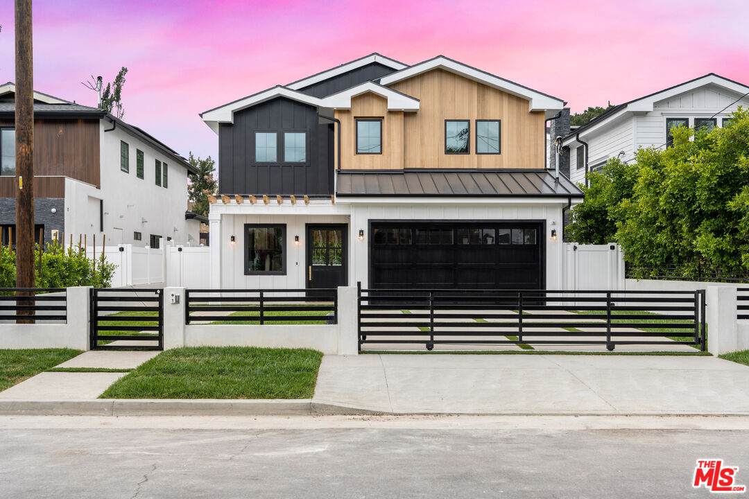 5527 Sylvia Ave - Photo 1
