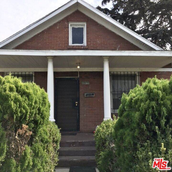 9306 Beach St - Photo 1