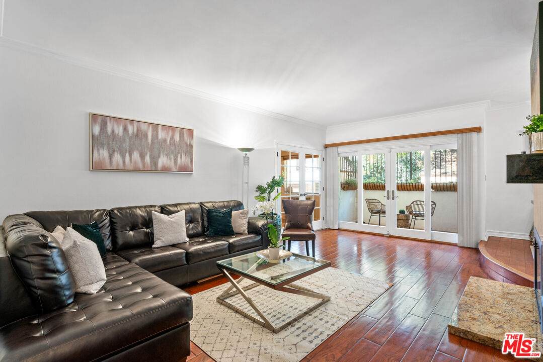 521 Montana Ave - Photo 1