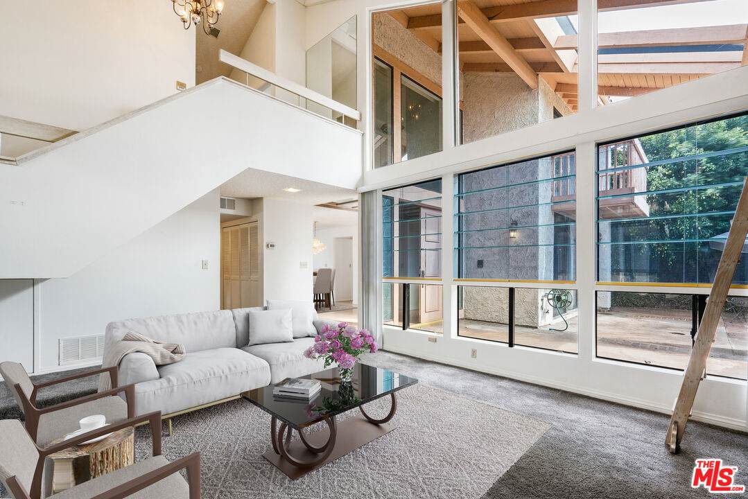 3960 Midway Ave - Photo 1