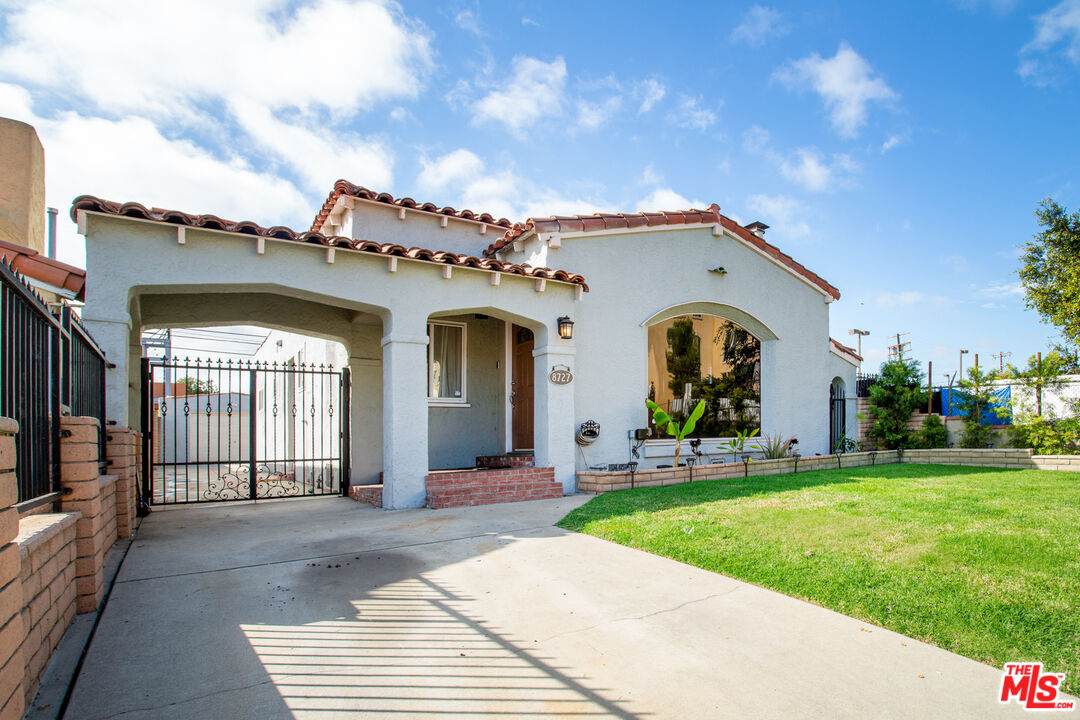 8727 Hobart Blvd - Photo 1