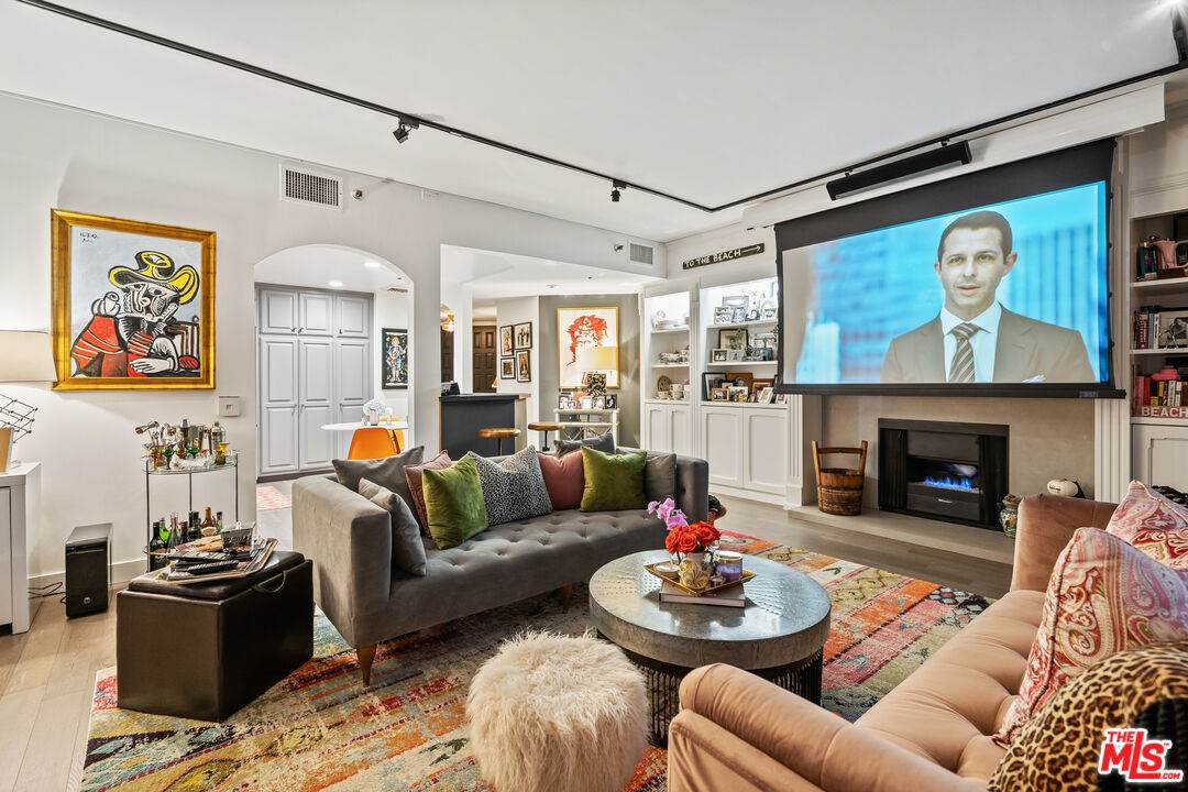 10550 Wilshire Blvd. - Photo 1
