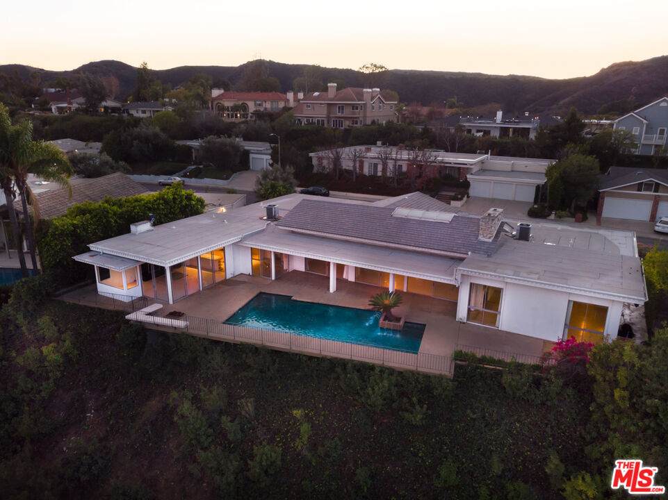 3044 Elvill Dr - Photo 1