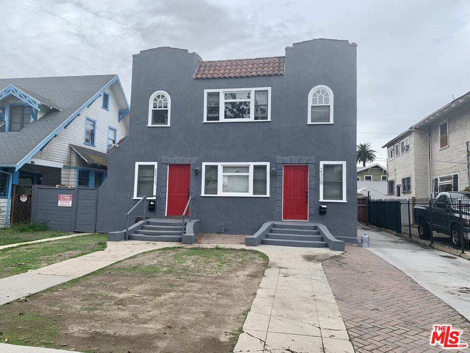 2309 Budlong Ave - Photo 1
