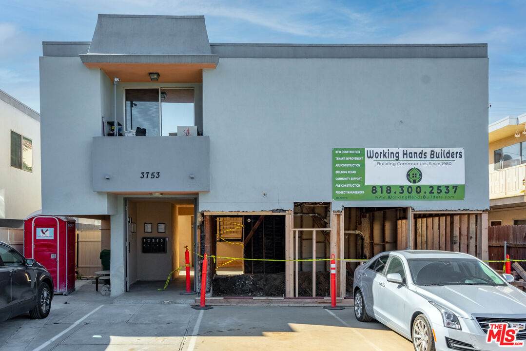3753 Veteran Ave - Photo 1