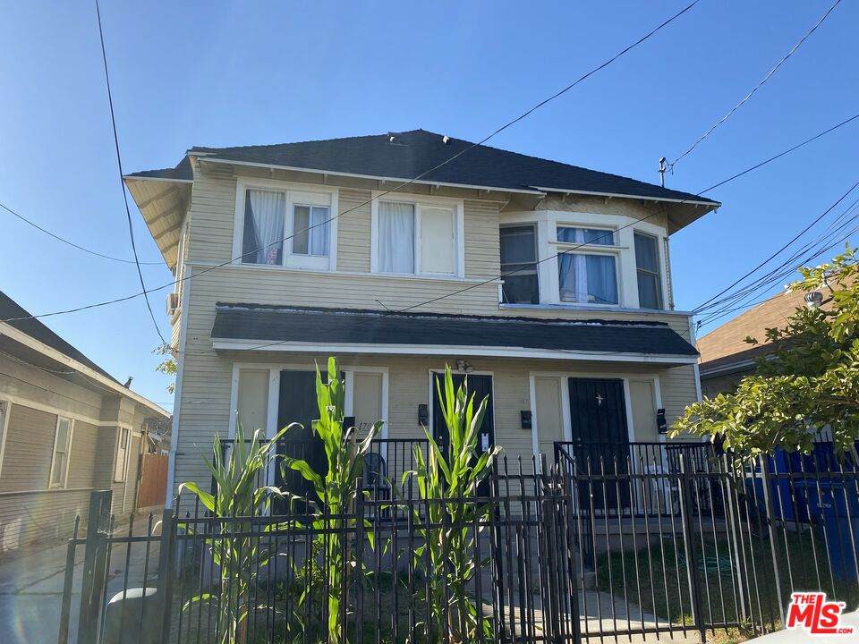 1703 Berendo St - Photo 1