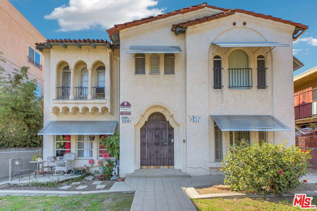 509 Hobart Blvd - Photo 1