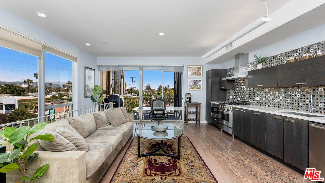 751 Fairfax Ave - Photo 1
