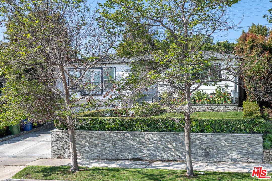 1515 Glendon Ave - Photo 1
