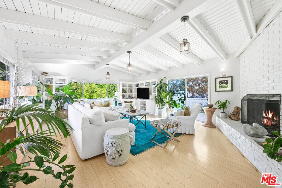 28926 Boniface Dr - Photo 1