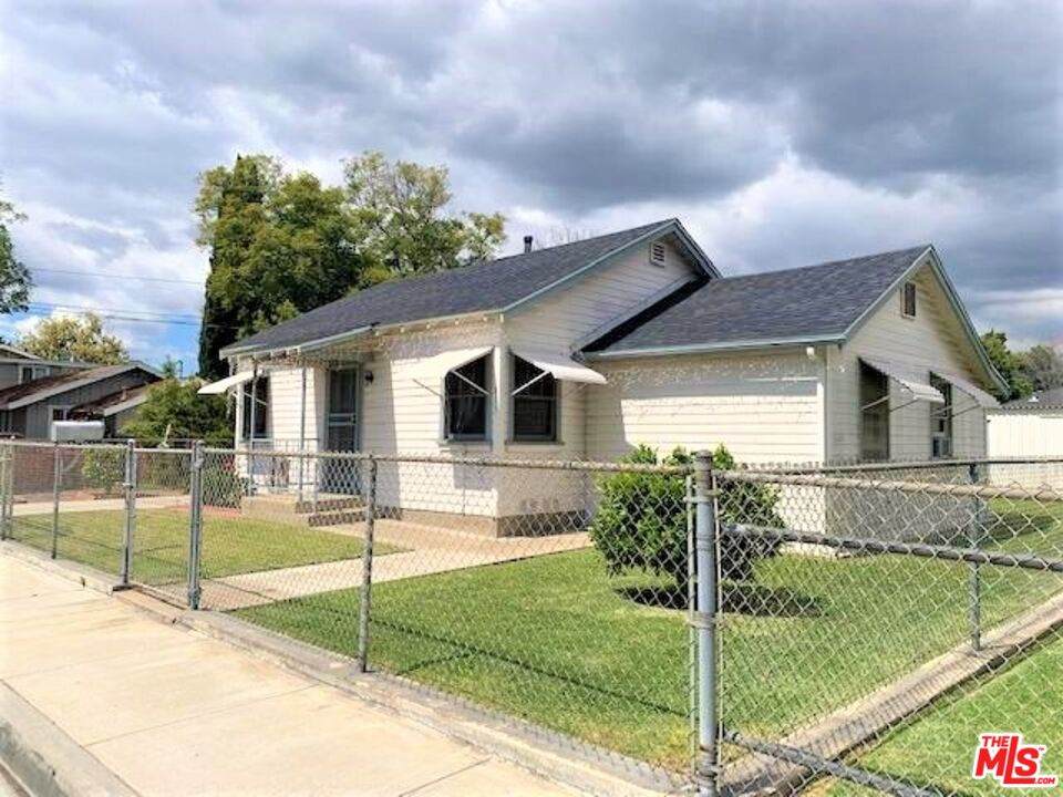 815 Wells St - Photo 1