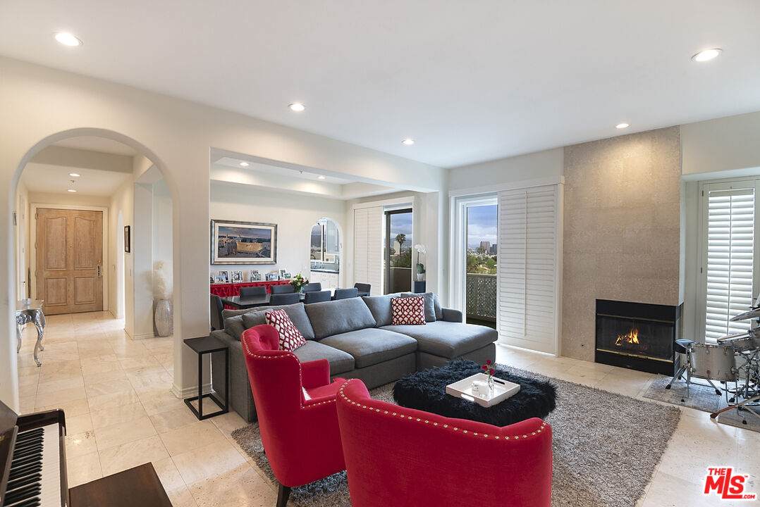 1545 Beverly Dr - Photo 1