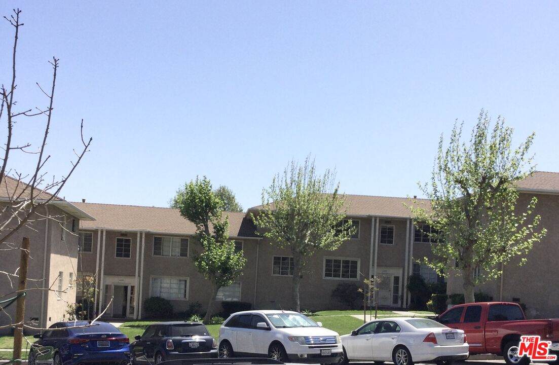4074 Hillcrest Dr - Photo 1