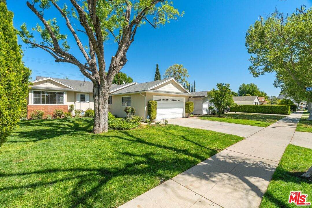 23029 Welby Way - Photo 1