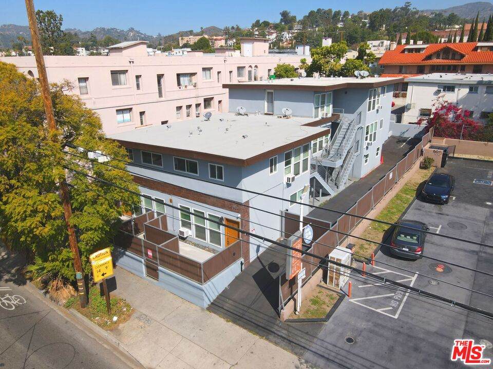 6061 Franklin Ave - Photo 1