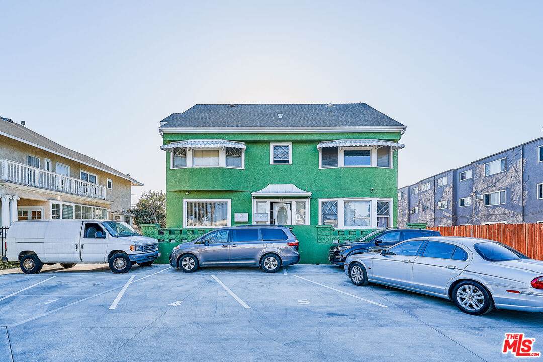 1635 Gramercy Pl - Photo 1
