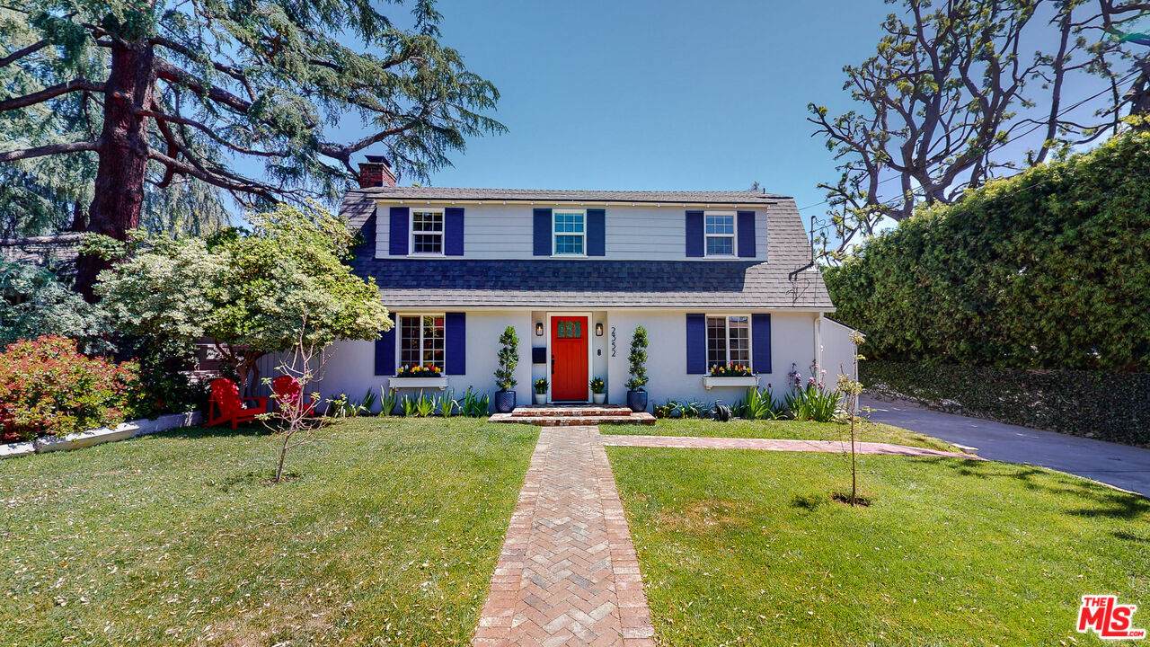 2352 Ganesha Ave - Photo 1