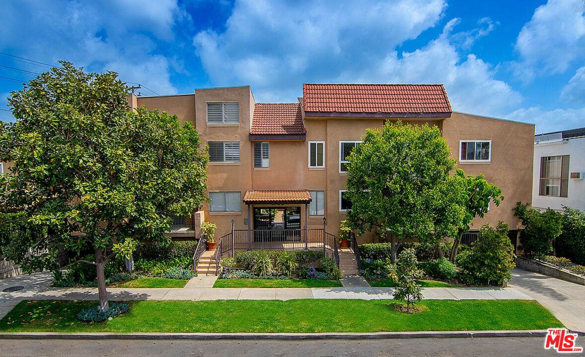 1730 Camden Ave - Photo 1