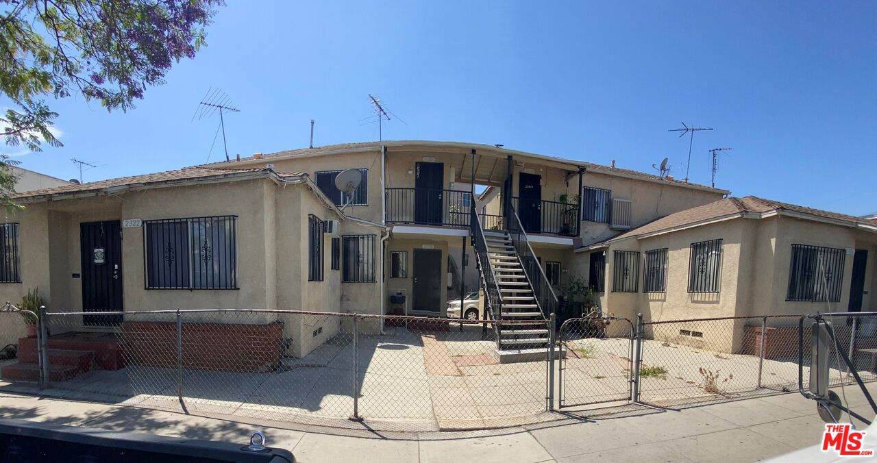 2316 Michigan Ave - Photo 1