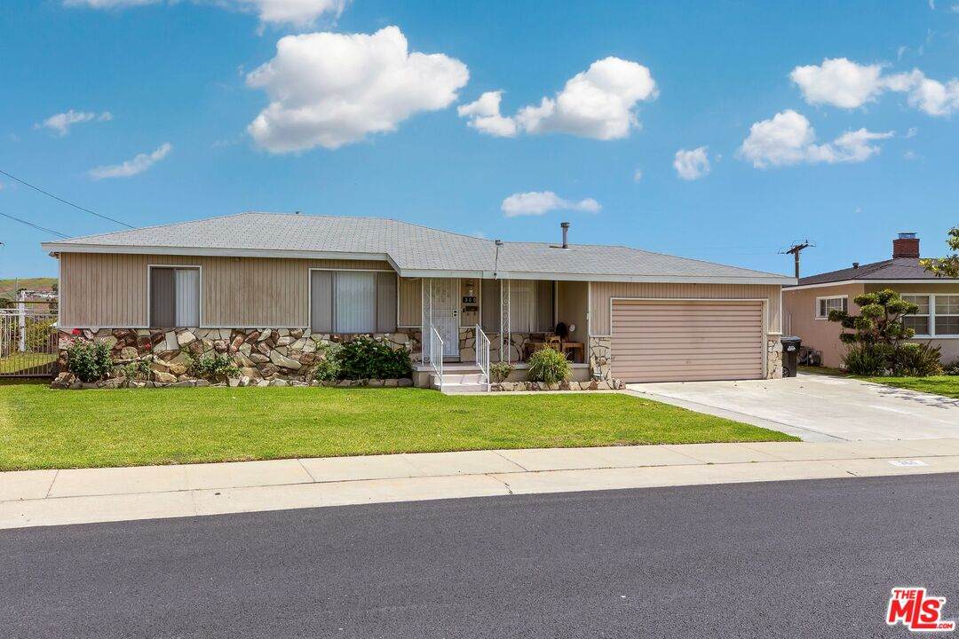 360 Bluffdale St - Photo 1