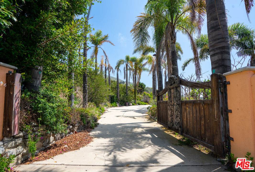 4732 Avenida Del Mar - Photo 1