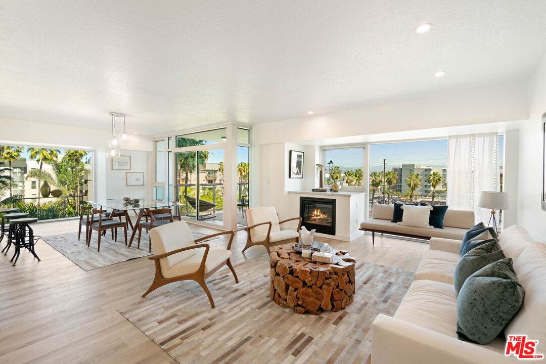13600 Marina Pointe Dr - Photo 1