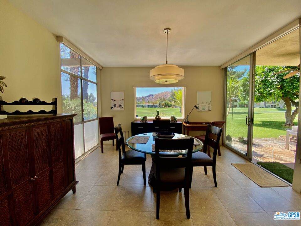 527 Desert Dr - Photo 1