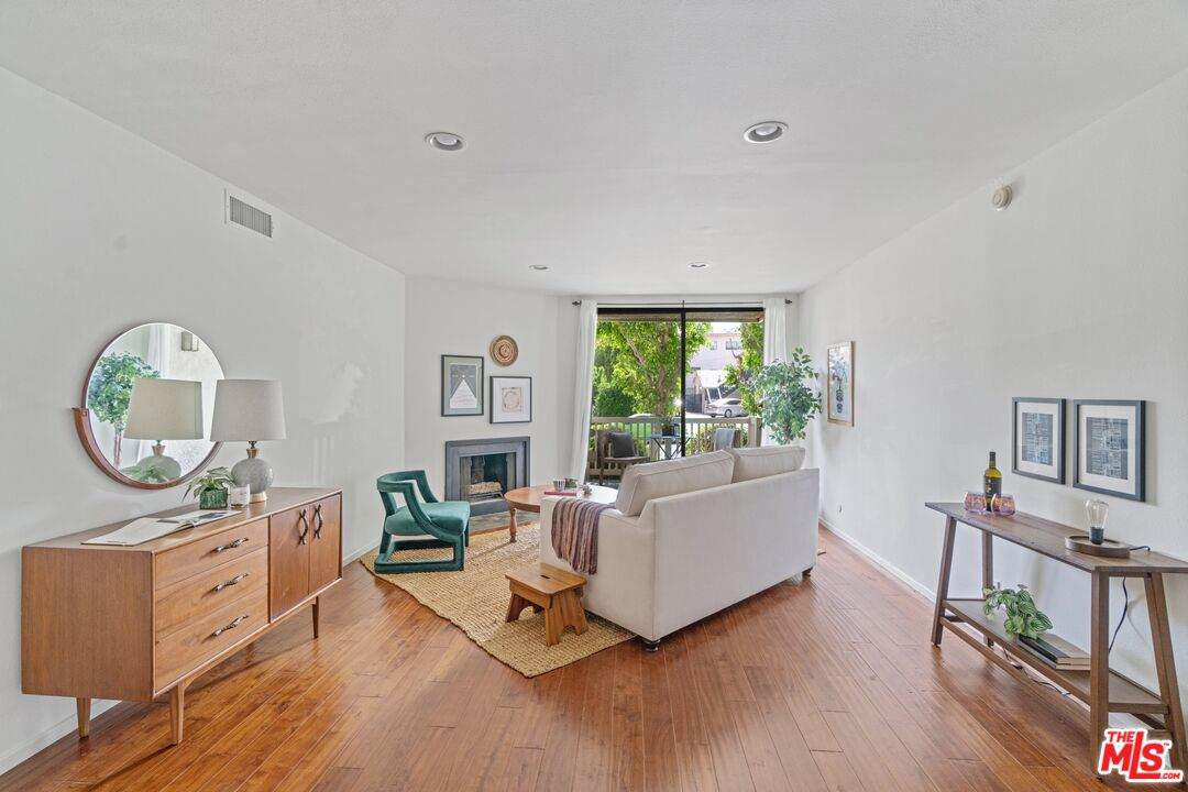 14315 Riverside Dr - Photo 1