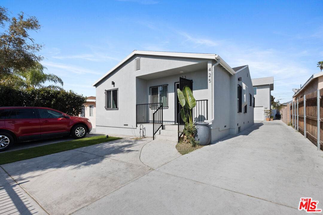 423 108TH St - Photo 1