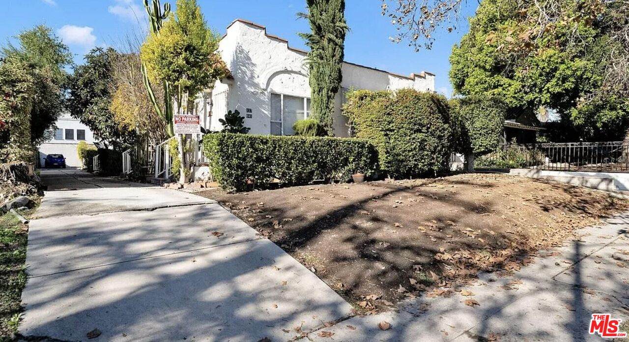 837 Formosa Ave - Photo 1