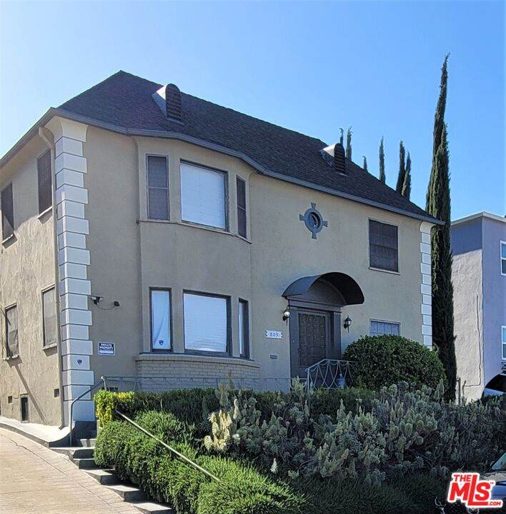 807 Alexandria Ave - Photo 1