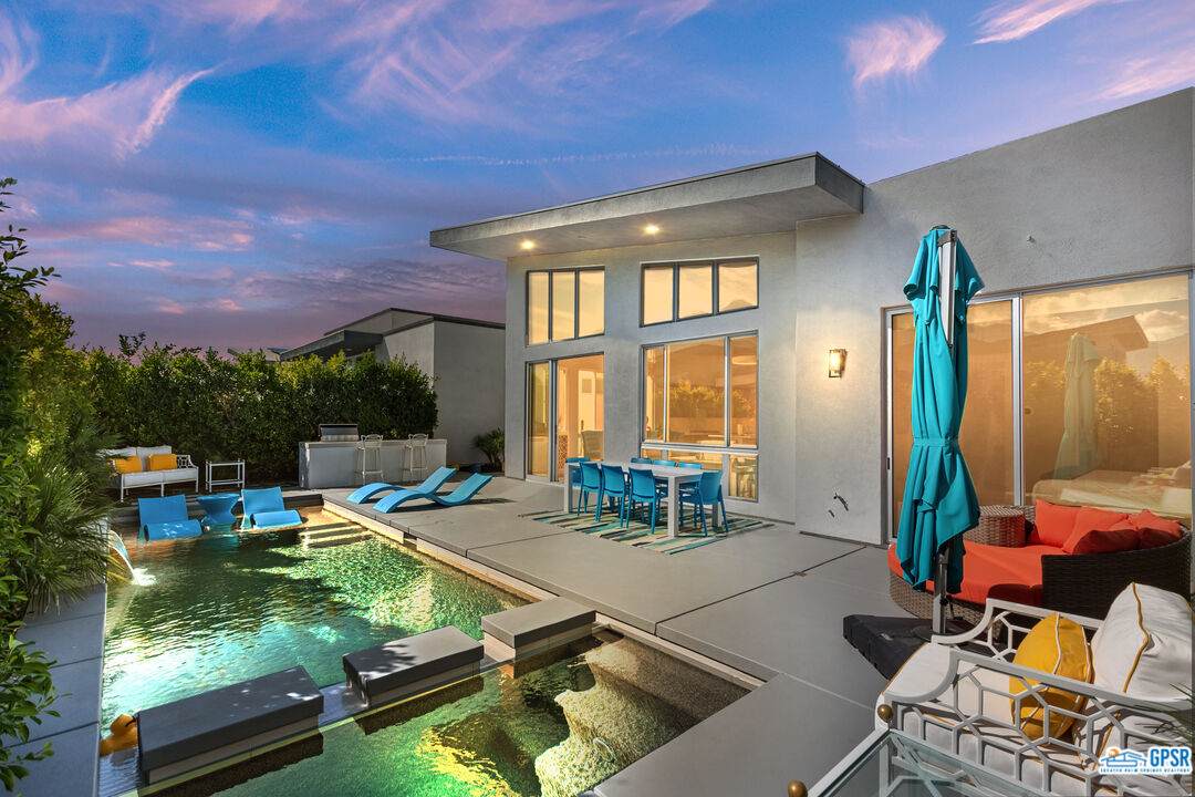 1207 Celadon St - Photo 1